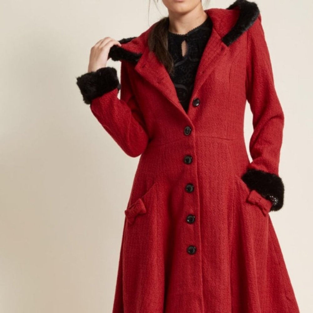 Collectif Winsome Warmth Fit and Flare Coat— XL— red w/ polka dot satin lining